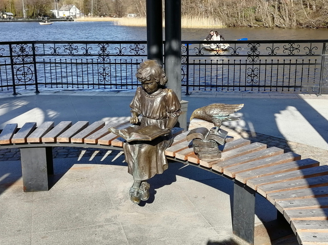 Sculpture "Girl Reading a Fairy Tale"