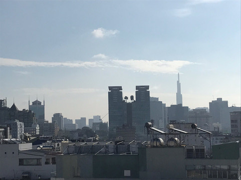 麦家辉酒店主图