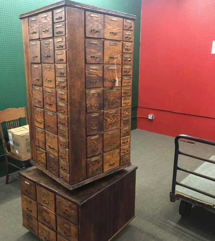 Roscoe Woodstock Antique Mall-Woodstock必去景点