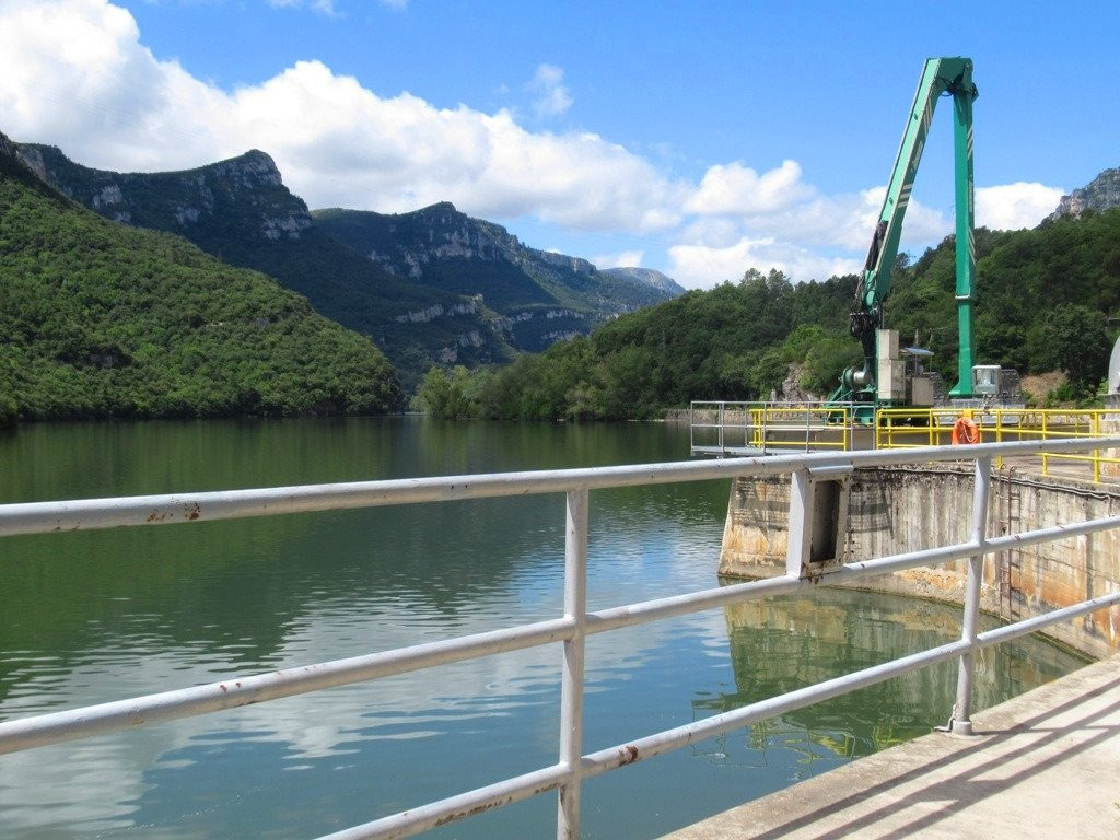 Embalse de Sobron y desfiladero景点图片