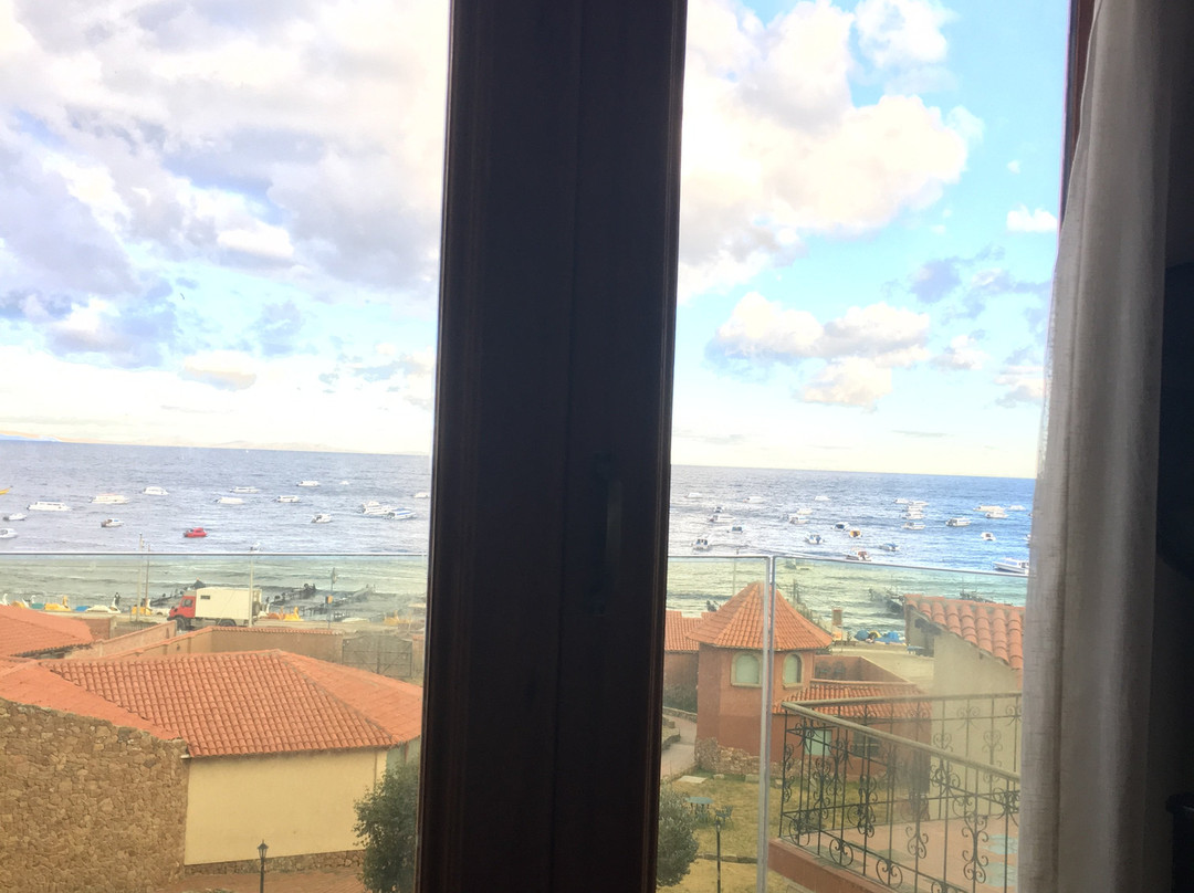 罗萨里奥拉戈提提卡卡酒店主图