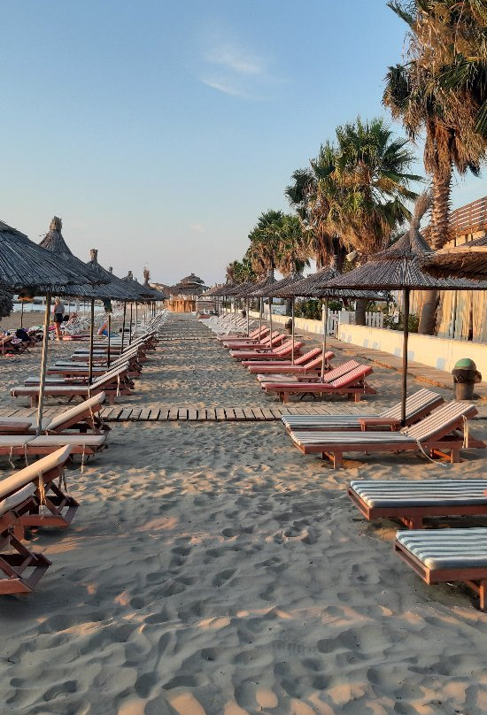 Umami Beach Resort主图