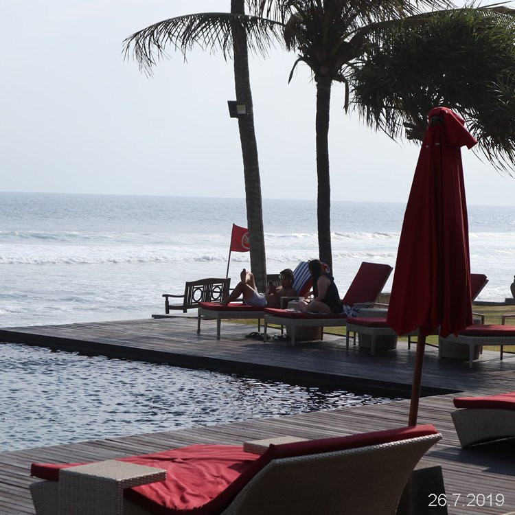 阿玛尔塔海滩卡莱尼亚度假村主图