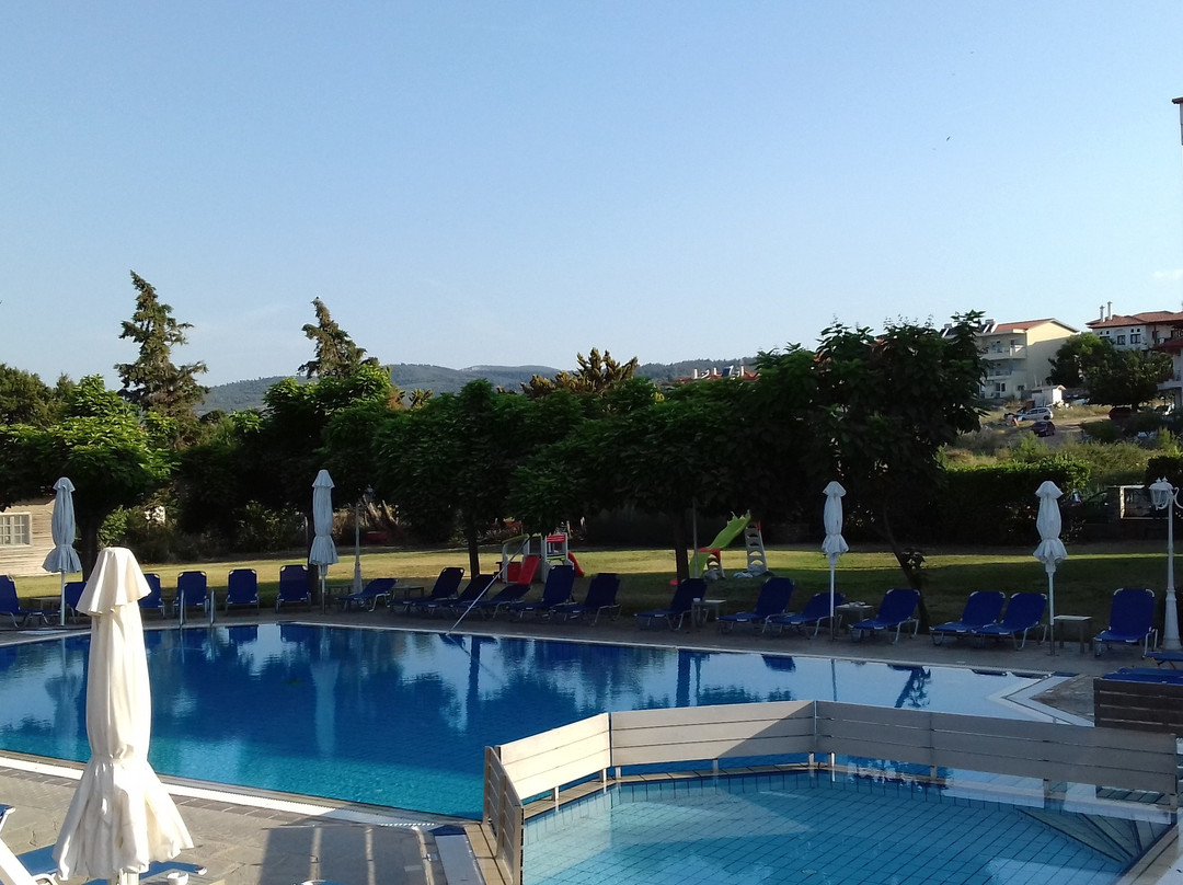 莉莉安乡村酒店主图