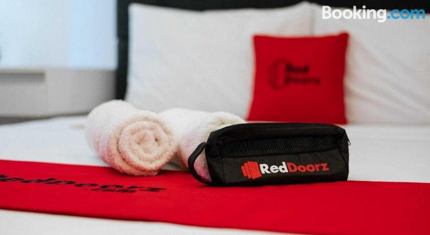 RedDoorz Syariah Near AR Bunda Hospital Prabumulih