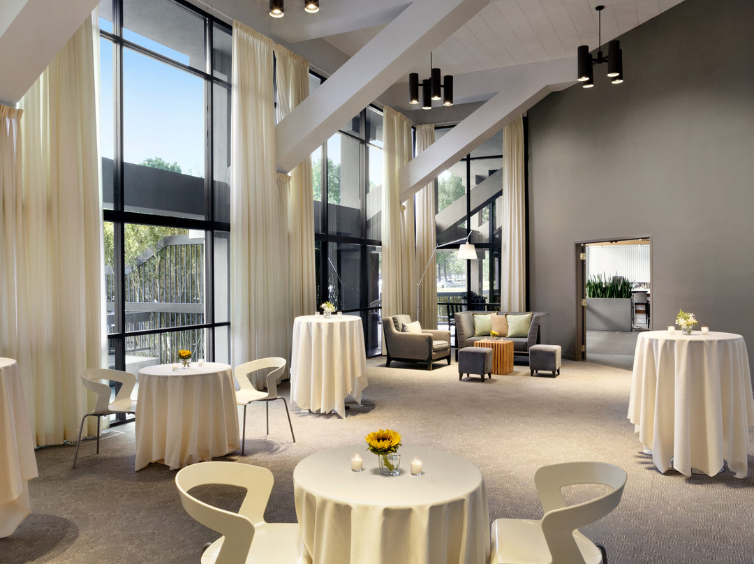 多马恩酒店主图