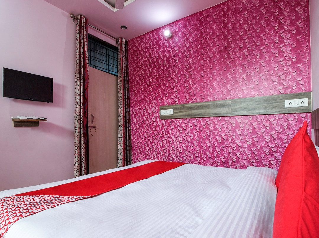 OYO 24075 Galaxy Guest House主图