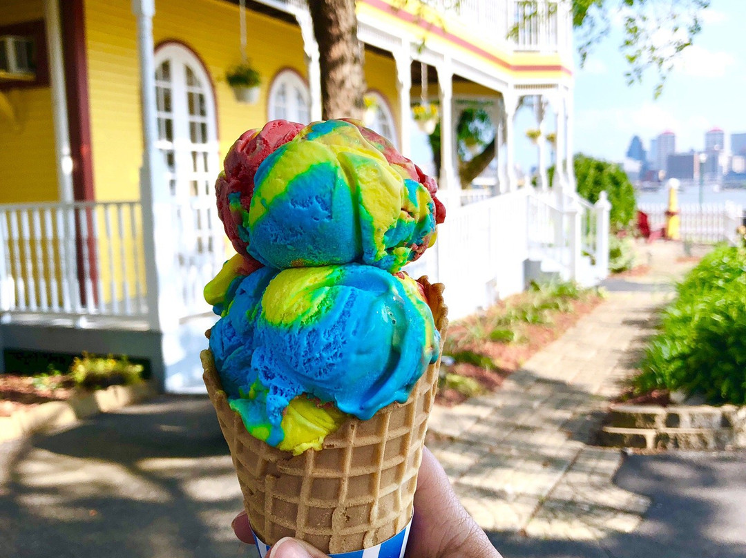 The Widow's Walk Ice Creamery and Bicycle Rentals-Clarksville必去景点