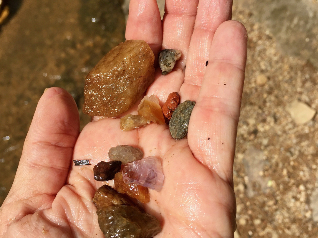 Emerald Hollow Mine-Hiddenite必去景点