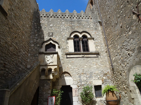 TOURIST DREAM-卡塔尼亚必去景点