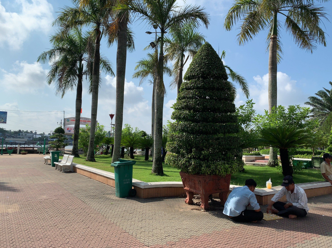 Ho Chi Minh Monument-芹苴必去景点