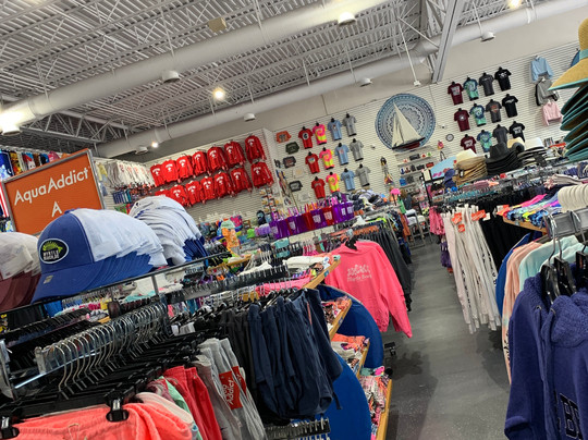 Breeza Beachwear-美特尔海滩必去景点