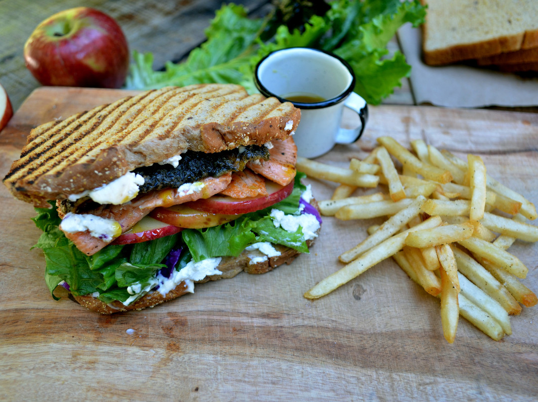 Chantepec餐馆和美食-Flor De Humo