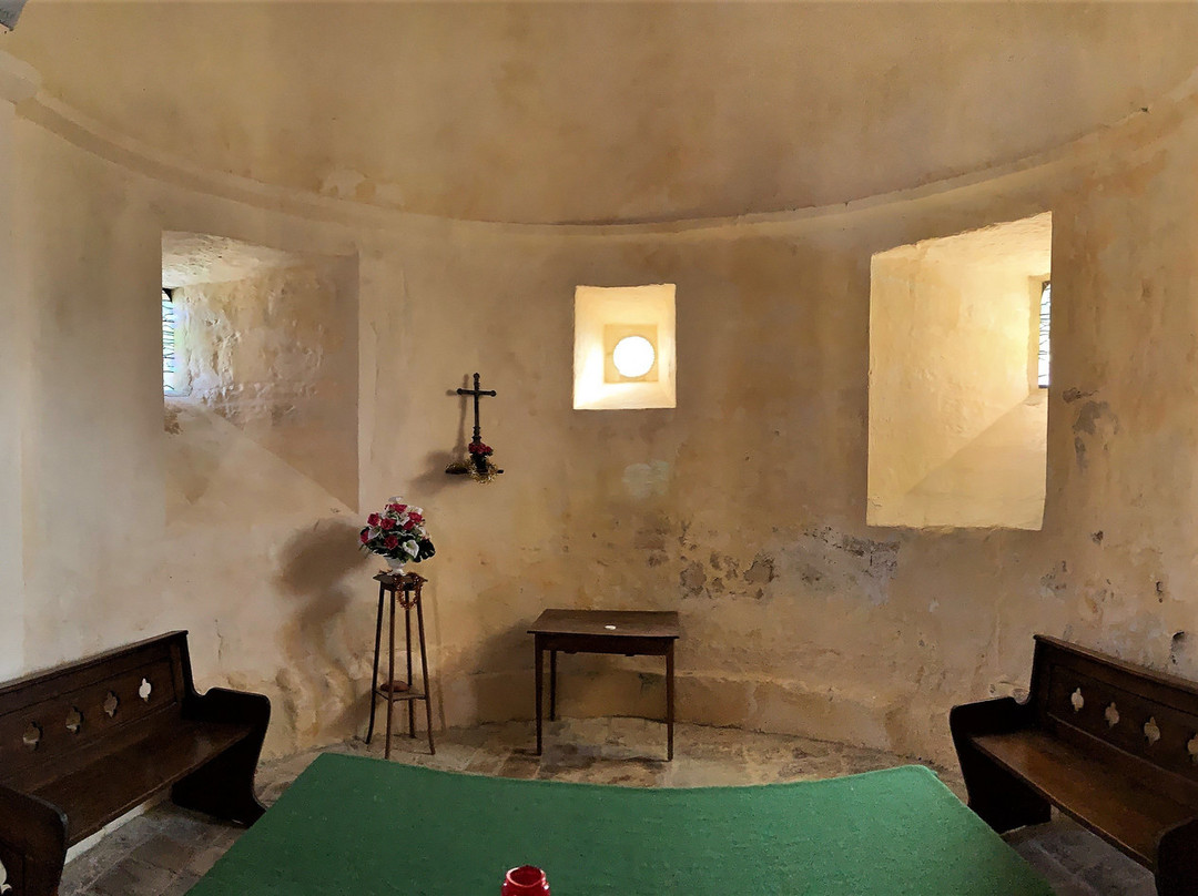 Eglise Sainte-Colombe-Saint-Angeau必去景点