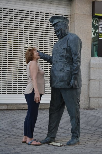Estatua de Heraclio Niz Mesa-阿雷西费必去景点