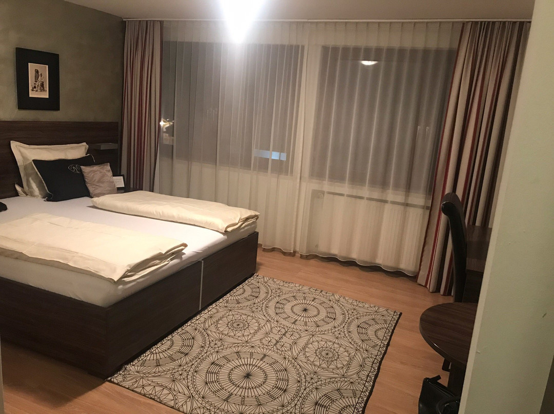 瓦尔德公园迎宾酒店主图