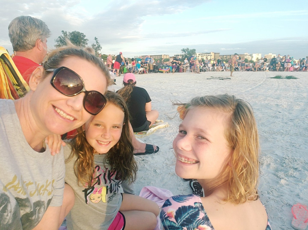 Siesta Key Drum Circle-萨拉索塔必去景点