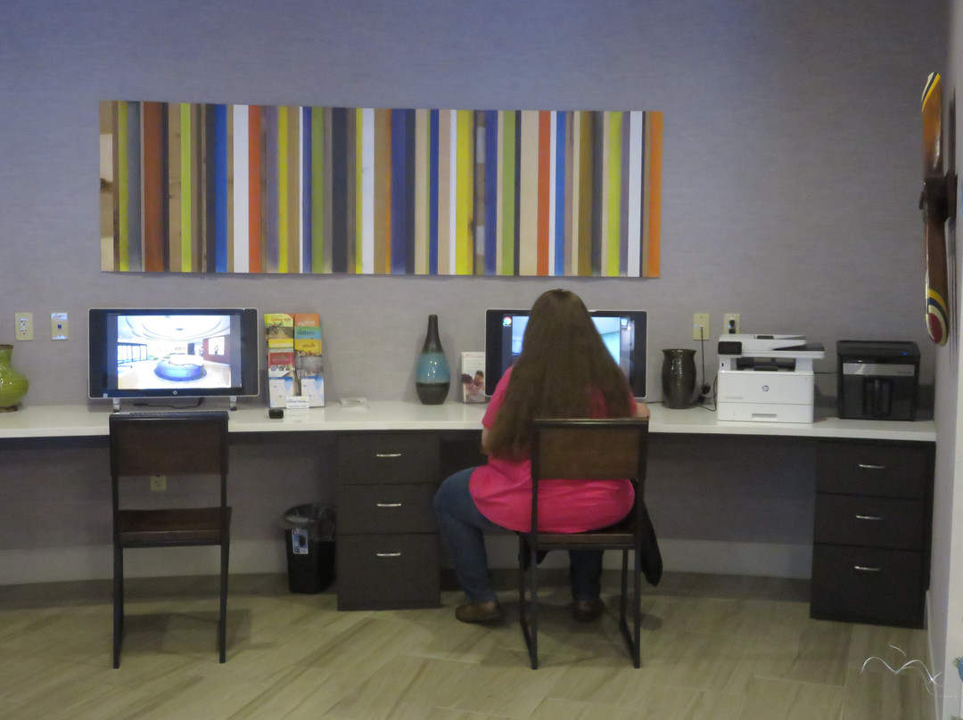 莱克兰南部假日酒店主图