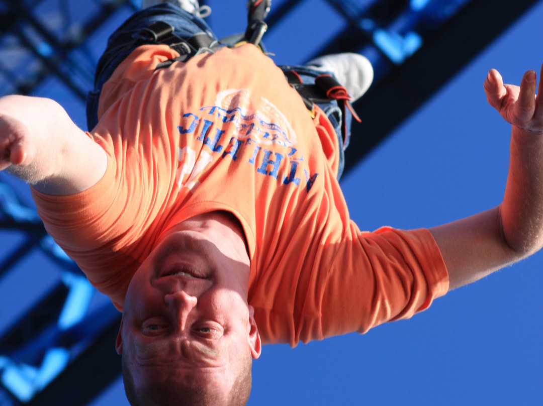 Transporter Bridge Bungee Jump - UK Bungee Club景点图片