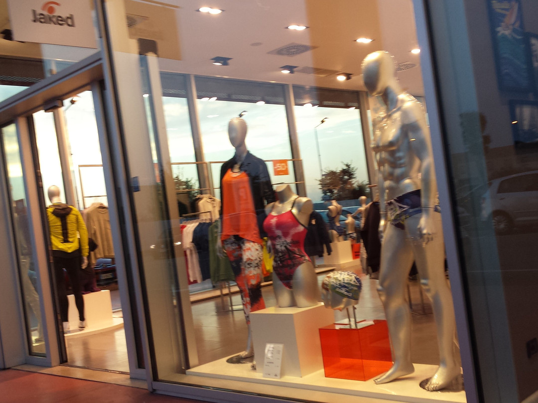 Fashion City Outlet San Giuliano景点图片