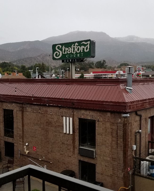 Stratford Court Apartments主图