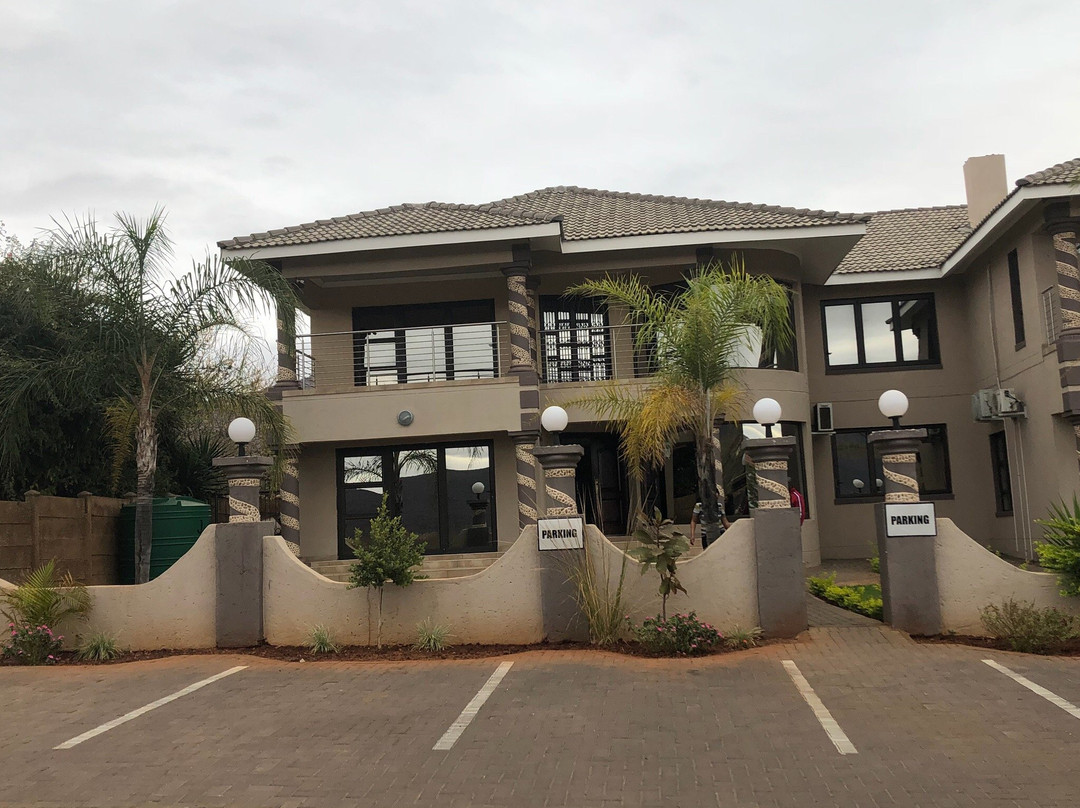 Clifford's Lodge & Spa主图