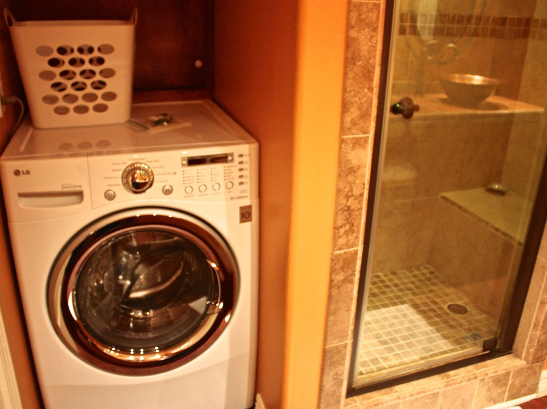 Carlton Club Inn Hotel主图