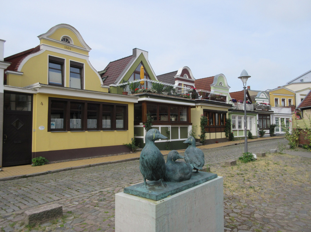 Skulptur "Drei Klaashahns"景点图片