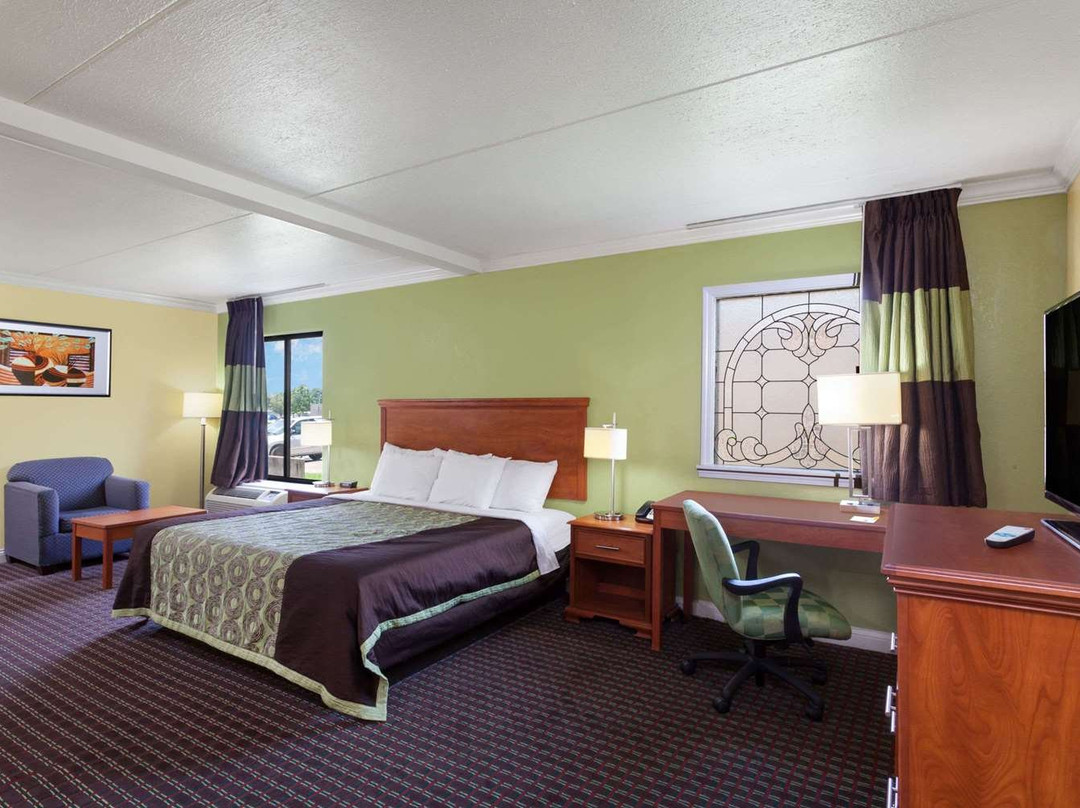 Days Inn by Wyndham Bowling Green主图