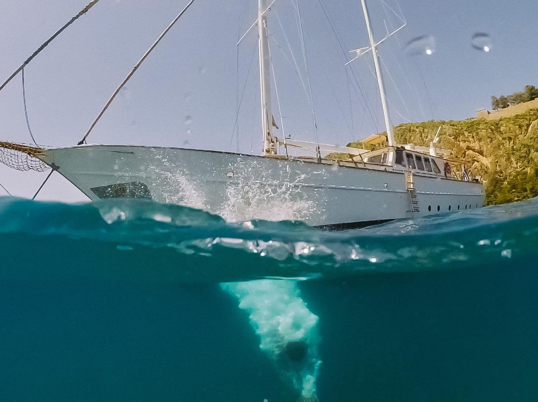 Allucansea-纳夫普利翁必去景点