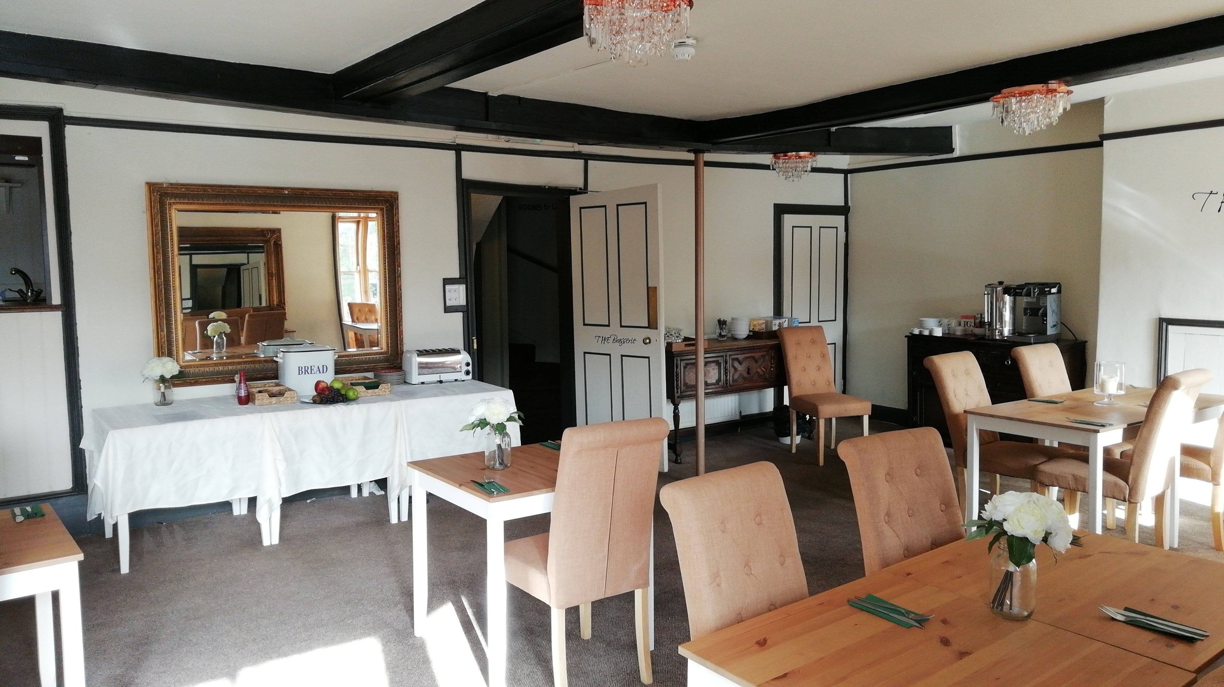 Wheatsheaf Hotel-官方