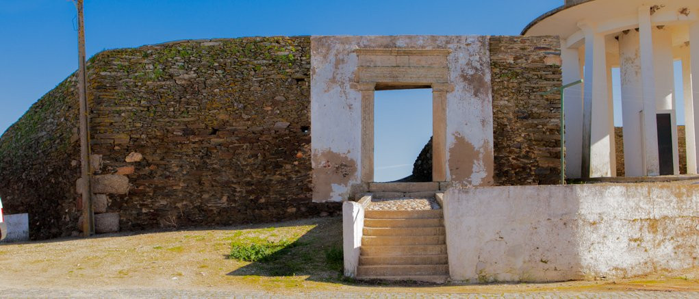 Castelo de Montalvao景点图片