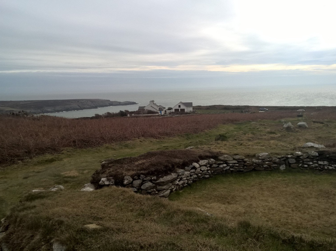 Holyhead Mountain Prehistoric Village景点图片