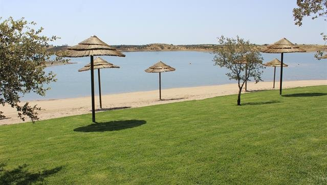 Praia Fluvial de Mourão景点图片