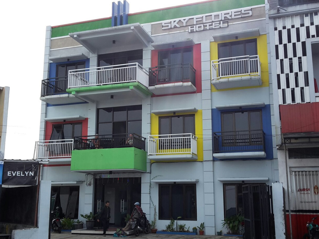 Sky Flores Hotel