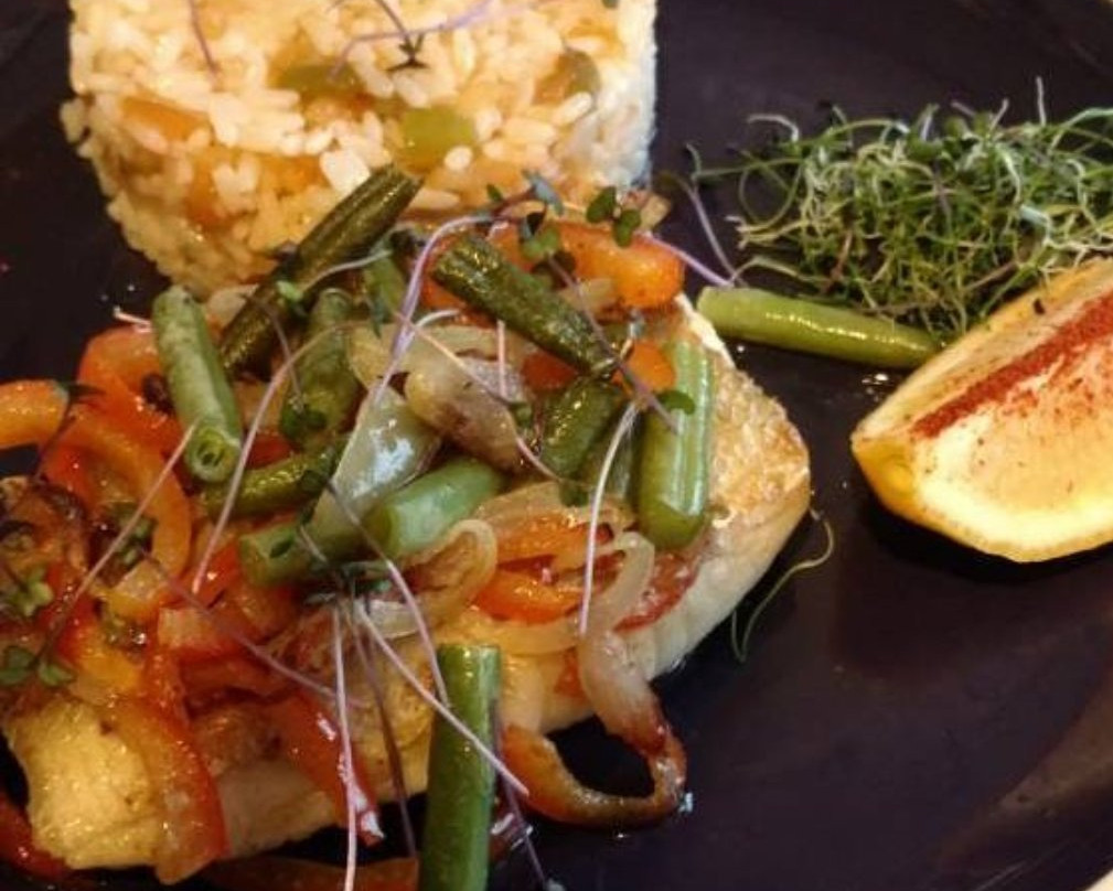 Novyi Buh餐馆和美食-Auto-Grill