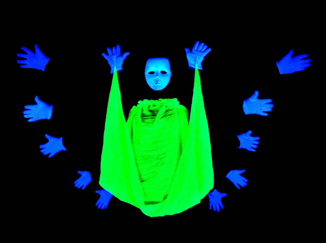 HILT black light theatre-布拉格必去景点