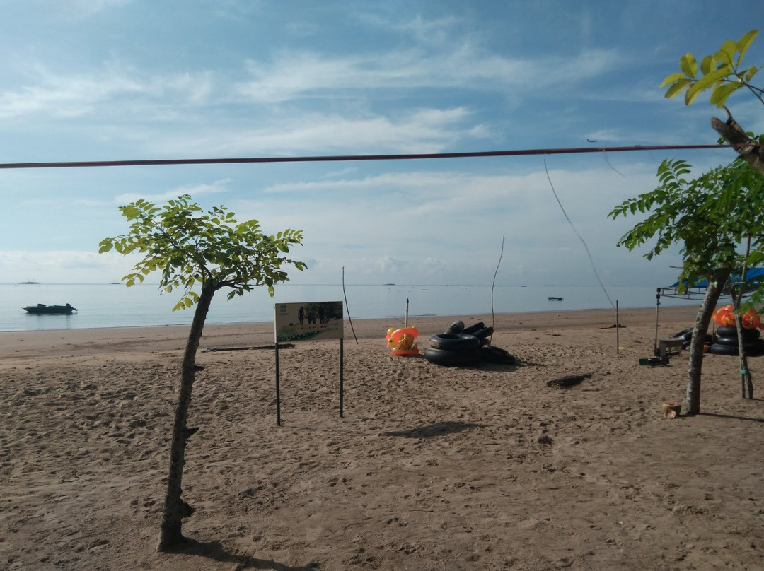Amal Baru Beach景点图片