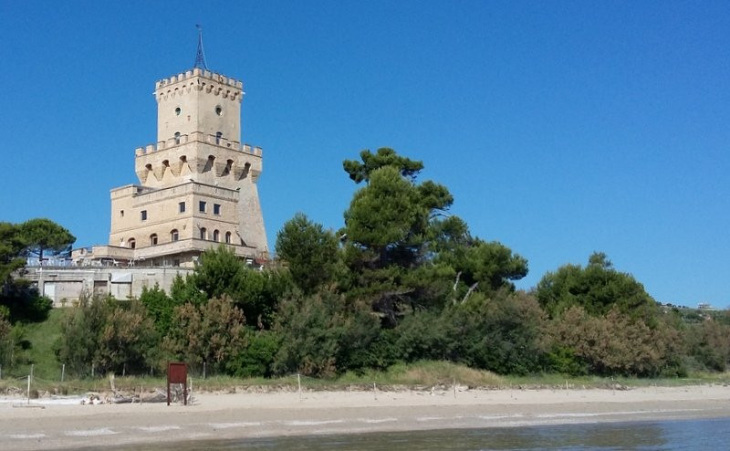 Pineto旅游景点-Torre di Cerrano