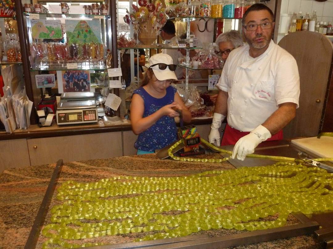 A la Reine Margot-Cauterets必去景点