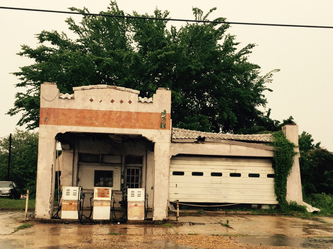 Historic Bonnie and Clyde Gas Station景点图片