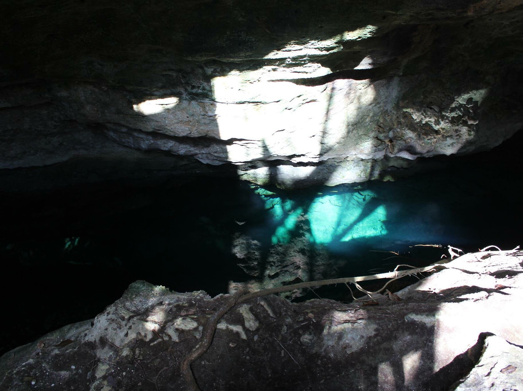 Ben's Cave景点图片