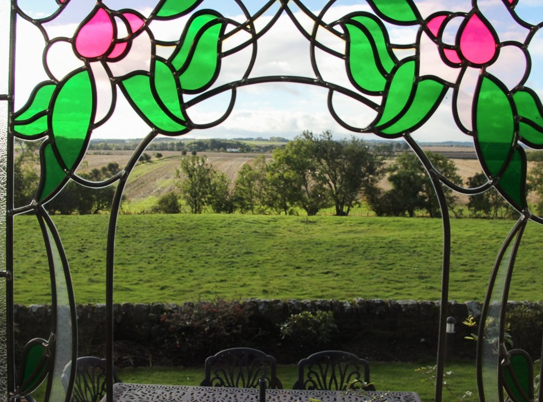 The Old Farm House主图