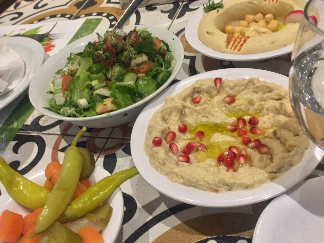 Bnied Al-Gar餐馆和美食-Al Saha