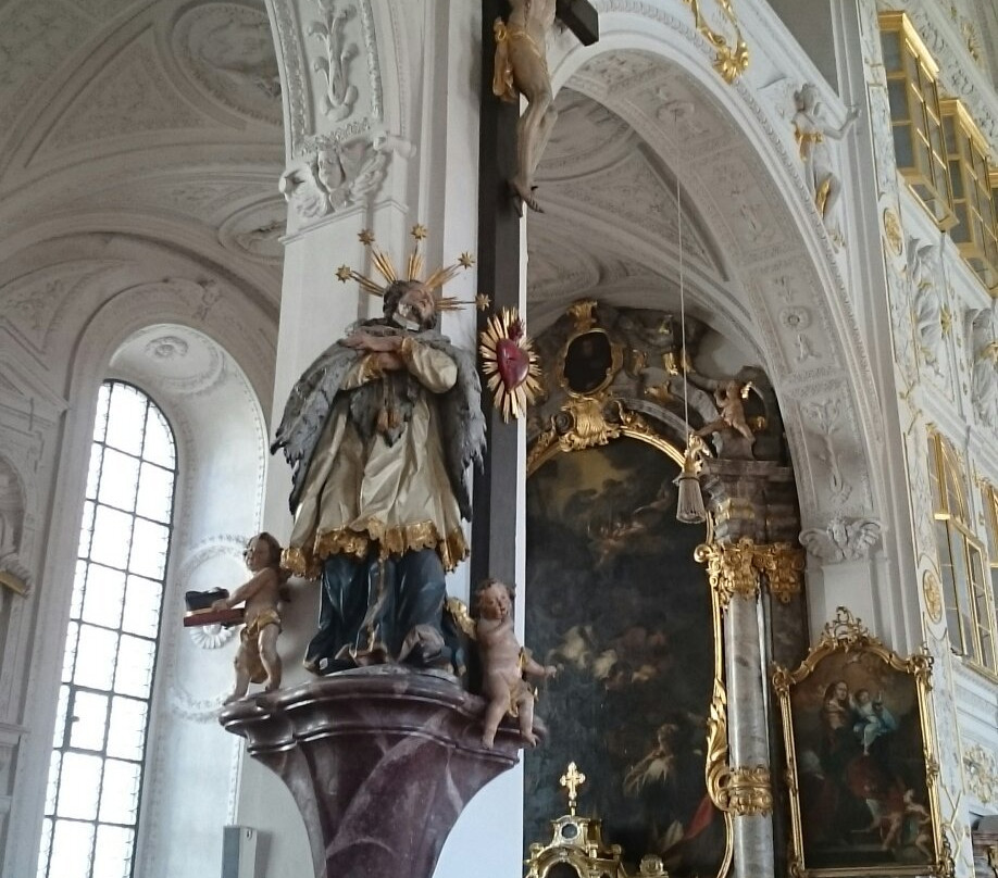 Hofkirche "Zu Unserer Lieben Frau"景点图片