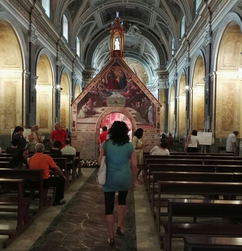 Pontificia Basilica Minore di Sant'Antonio da Padova-Afragola必去景点