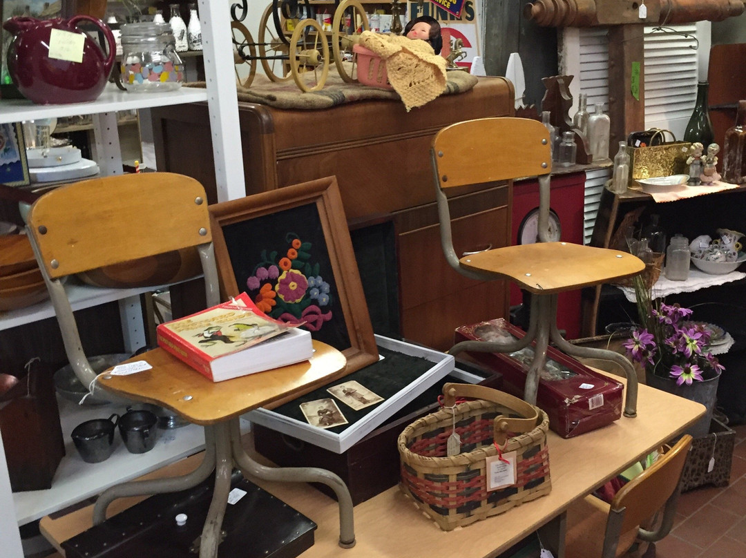 Old Creamery Antiques景点图片