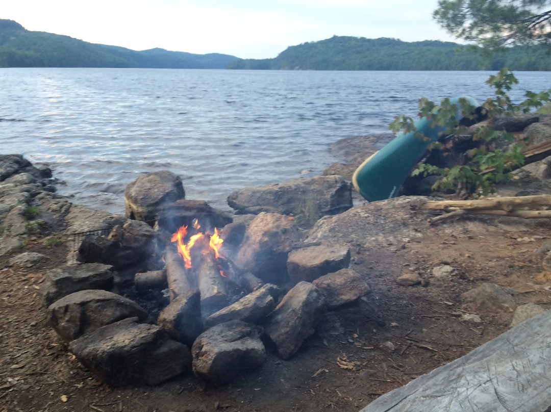 Parc régional du Poisson Blanc-Notre-Dame-du-Laus必去景点