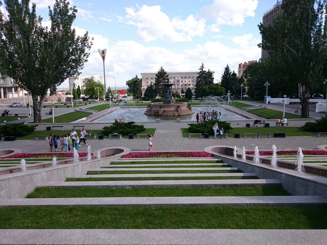 Teatralnaya Square景点图片