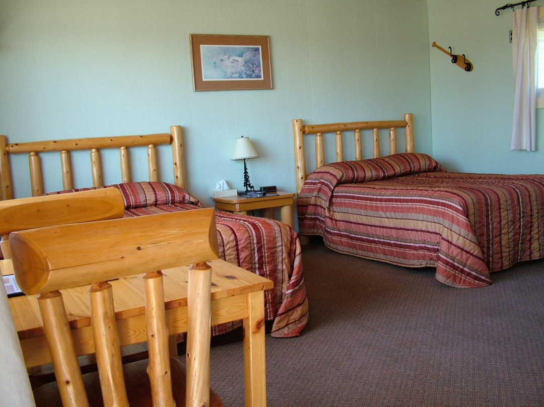 Voyageur's Lodge & Cookhouse